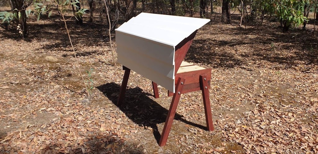 Western Edge Hives | 44 Karrak Ct, Gidgegannup WA 6083, Australia | Phone: 0429 881 611