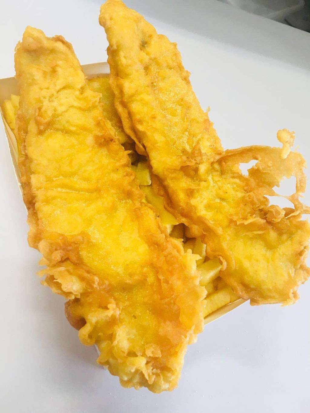 The Blue Wave Fish & Chips | 18 Heyington Cres, Noble Park North VIC 3174, Australia | Phone: (03) 9791 3752