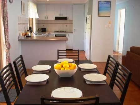 Seaside Escape Tin Can Bay Holiday Rentals Dog Friendly | real estate agency | Skyring Pl, Tin Can Bay QLD 4580, Australia | 0754864248 OR +61 7 5486 4248