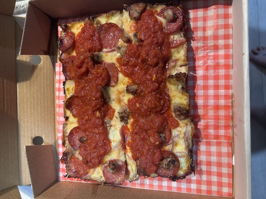 Lukey Ds Detroit Style Pizza | 78 Kenakan St, Edgeworth NSW 2285, Australia | Phone: 0406 140 437