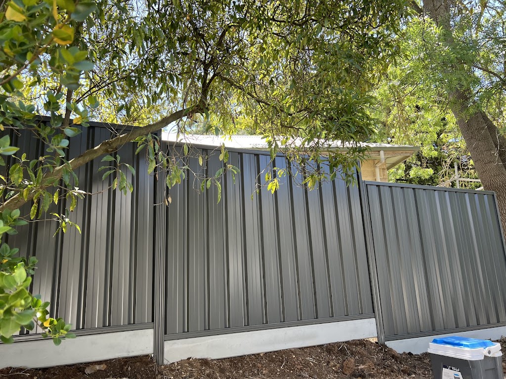 Alis Fencing | 135 Holyoake Parade, Manor Lakes VIC 3024, Australia | Phone: 0449 898 544