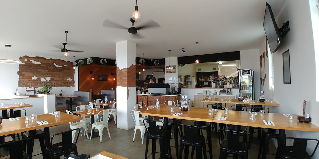 Glimpses Norah Head | restaurant | 7 Mitchell St, Norah Head NSW 2263, Australia | 0243972275 OR +61 2 4397 2275