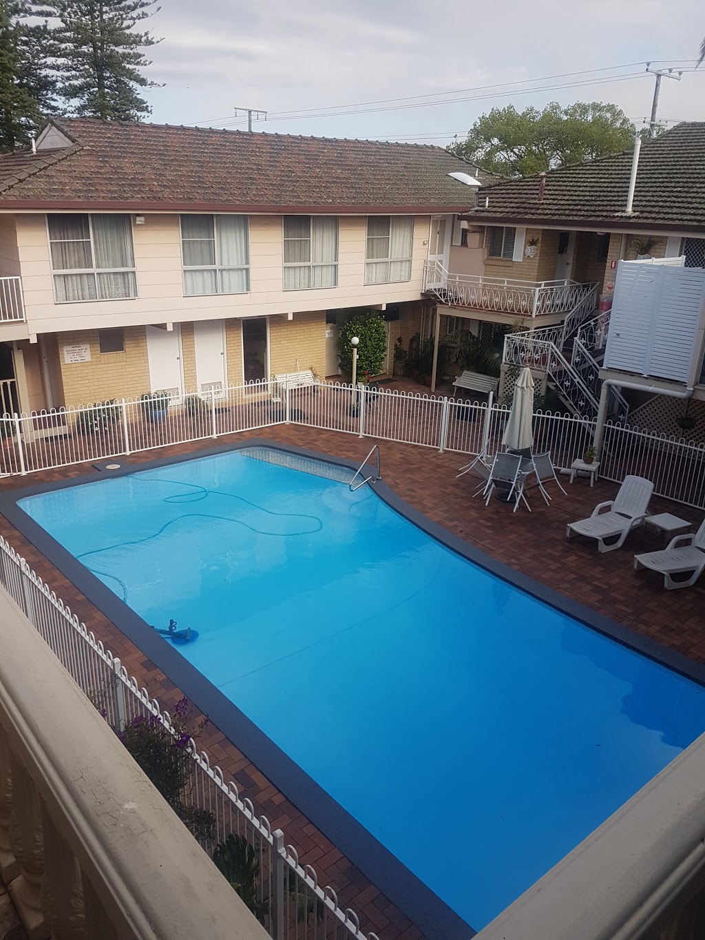 Clifford Park Holiday Motor Inn | lodging | 54 Hursley Rd, Newtown QLD 4350, Australia | 0746592000 OR +61 7 4659 2000