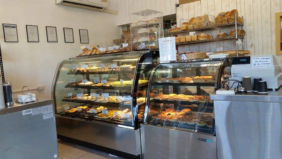 Pastree Patisserie Bakery | Shop 9 Waterways Village, Sunshine Blvd, Mermaid Waters QLD 4218, Australia | Phone: (07) 5572 7955