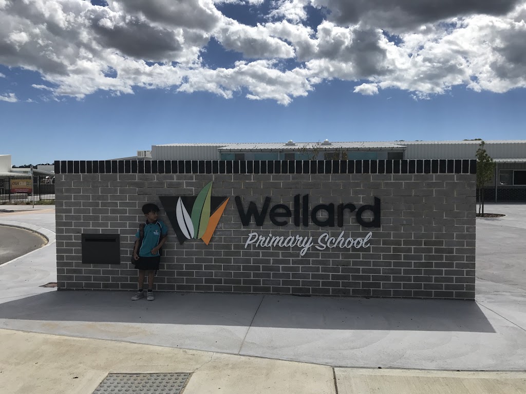 Wellard Primary School | school | 25 Breccia Parade, Wellard WA 6170, Australia | 0895530600 OR +61 8 9553 0600