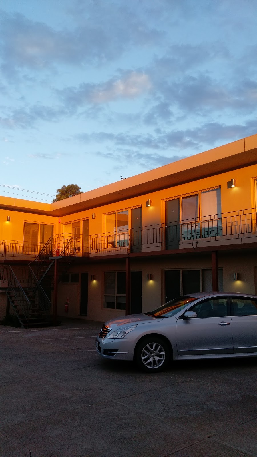 Seven Pines Motor Inn | lodging | 157 Seventh St, Mildura VIC 3500, Australia | 0350211931 OR +61 3 5021 1931