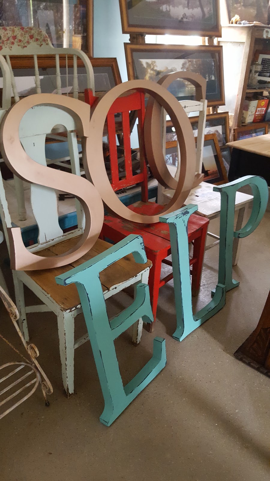FINDERS KEEPERS | furniture store | 96 Bish Rd, Swan Hill VIC 3585, Australia | 0429322782 OR +61 429 322 782