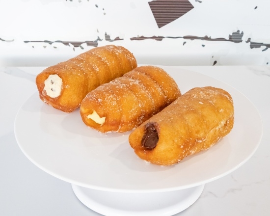 La Mira Cafe, Patisserie & Acai | Mt Annan Marketplace, Shop 6/11-13 Main St, Mount Annan NSW 2567, Australia | Phone: (02) 4656 1999