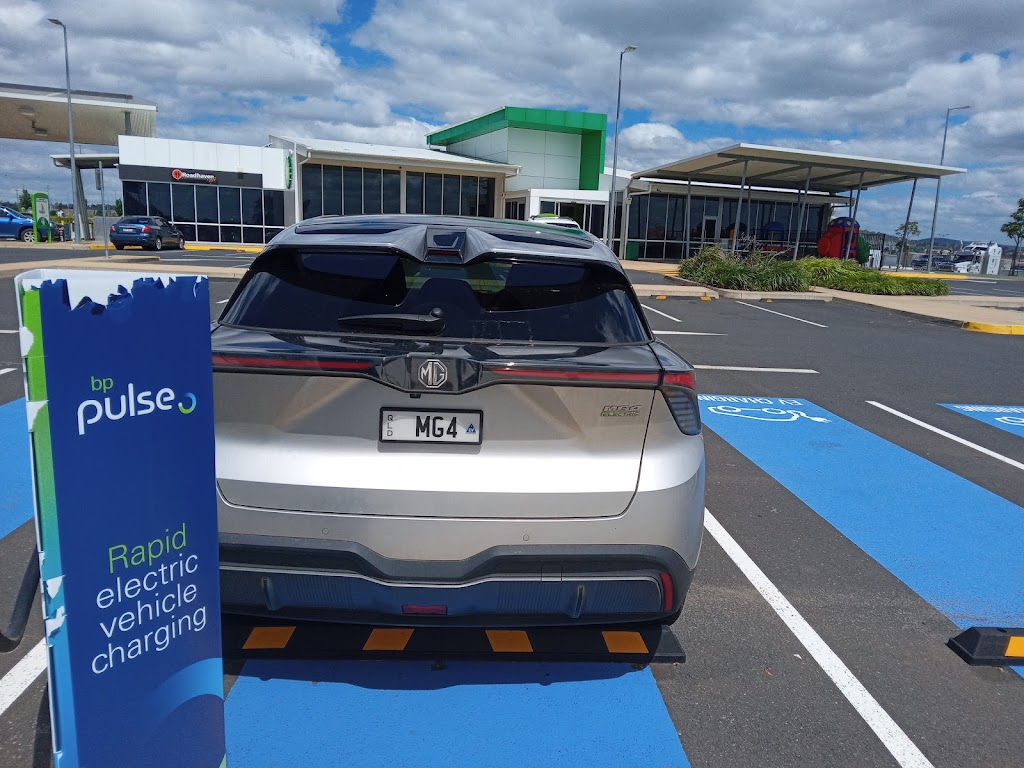 bp pulse Charging Station | 10783 Warrego Hwy, Charlton QLD 4350, Australia | Phone: 1300 002 738
