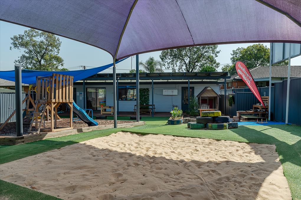 Community Kids Leumeah Early Education Centre | school | 6 Hughes St, Leumeah NSW 2560, Australia | 1800411604 OR +61 1800 411 604