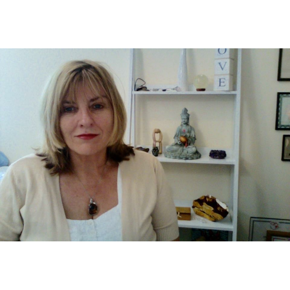 Gwen Hodder Clairvoyant, Hypnotherapy,Qi Gong Energy Healing | health | Neurum Rd, Point Arkwright QLD 4573, Australia | 0417426593 OR +61 417 426 593