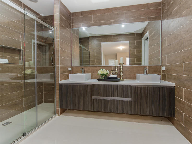 Vcon Homes Highlands Display - Masri | 39 Whitfield Cres, Craigieburn VIC 3064, Australia | Phone: 1300 800 188