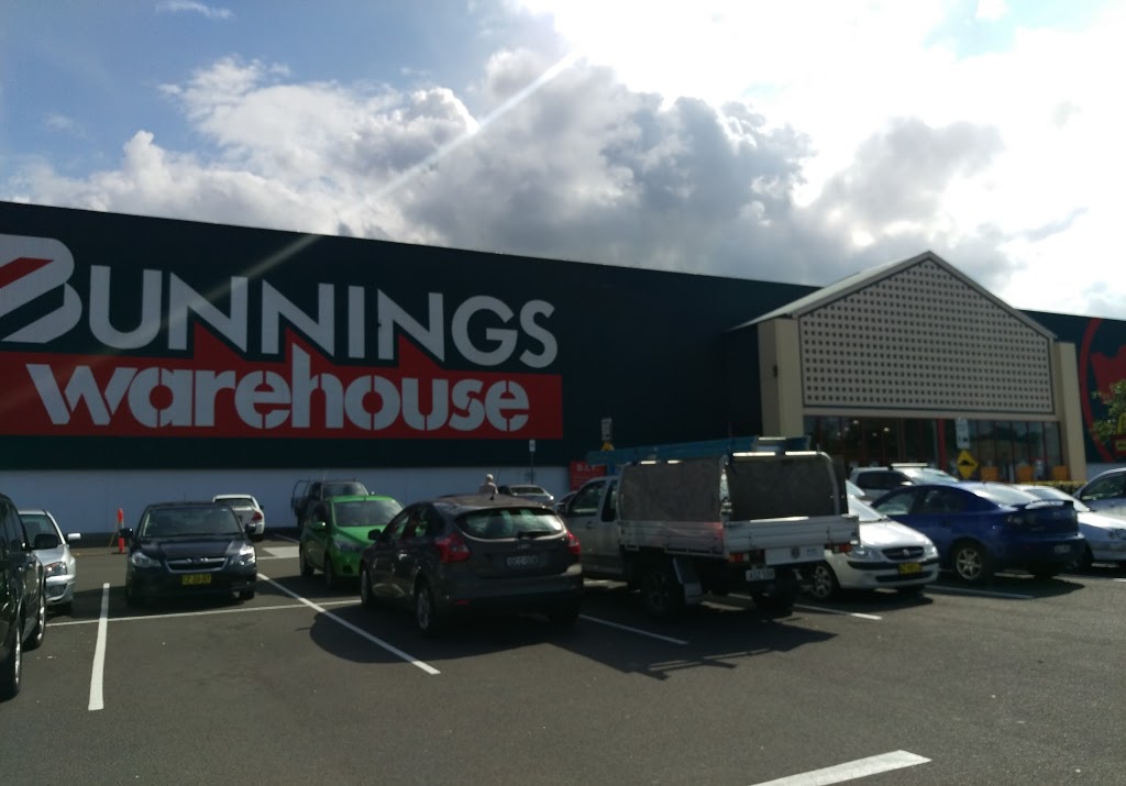 Bunnings Warrawong | hardware store | Bayview Centre, Northcliffe Dr, Warrawong NSW 2502, Australia | 0242760800 OR +61 2 4276 0800