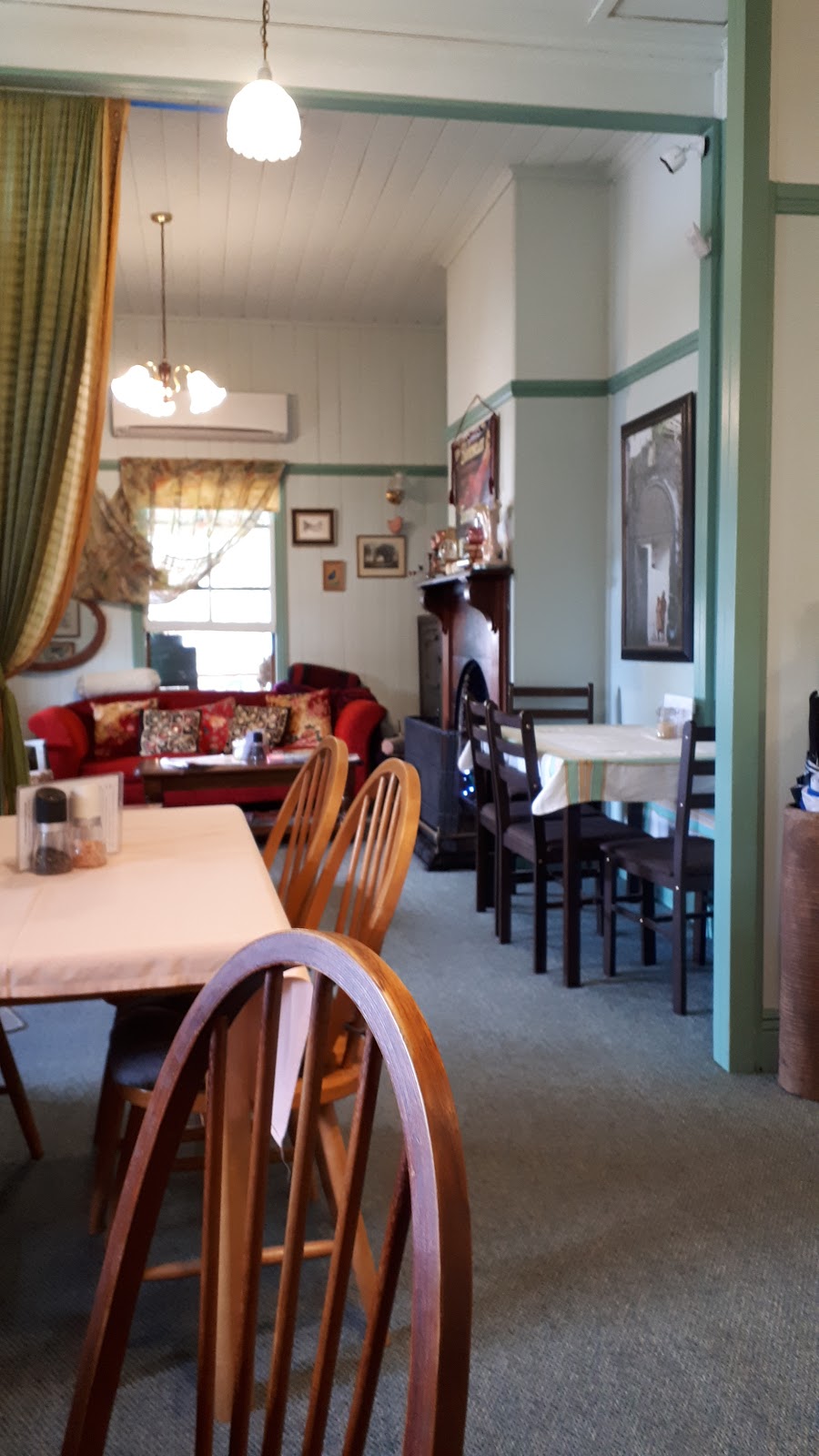 The Bohemian Tearoom | cafe | 137 Rouse St, Tenterfield NSW 2372, Australia | 0418251254 OR +61 418 251 254