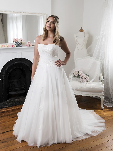 Empire Bridal | clothing store | 6/6/10 Princes Hwy, Beaconsfield VIC 3807, Australia | 0434020670 OR +61 434 020 670