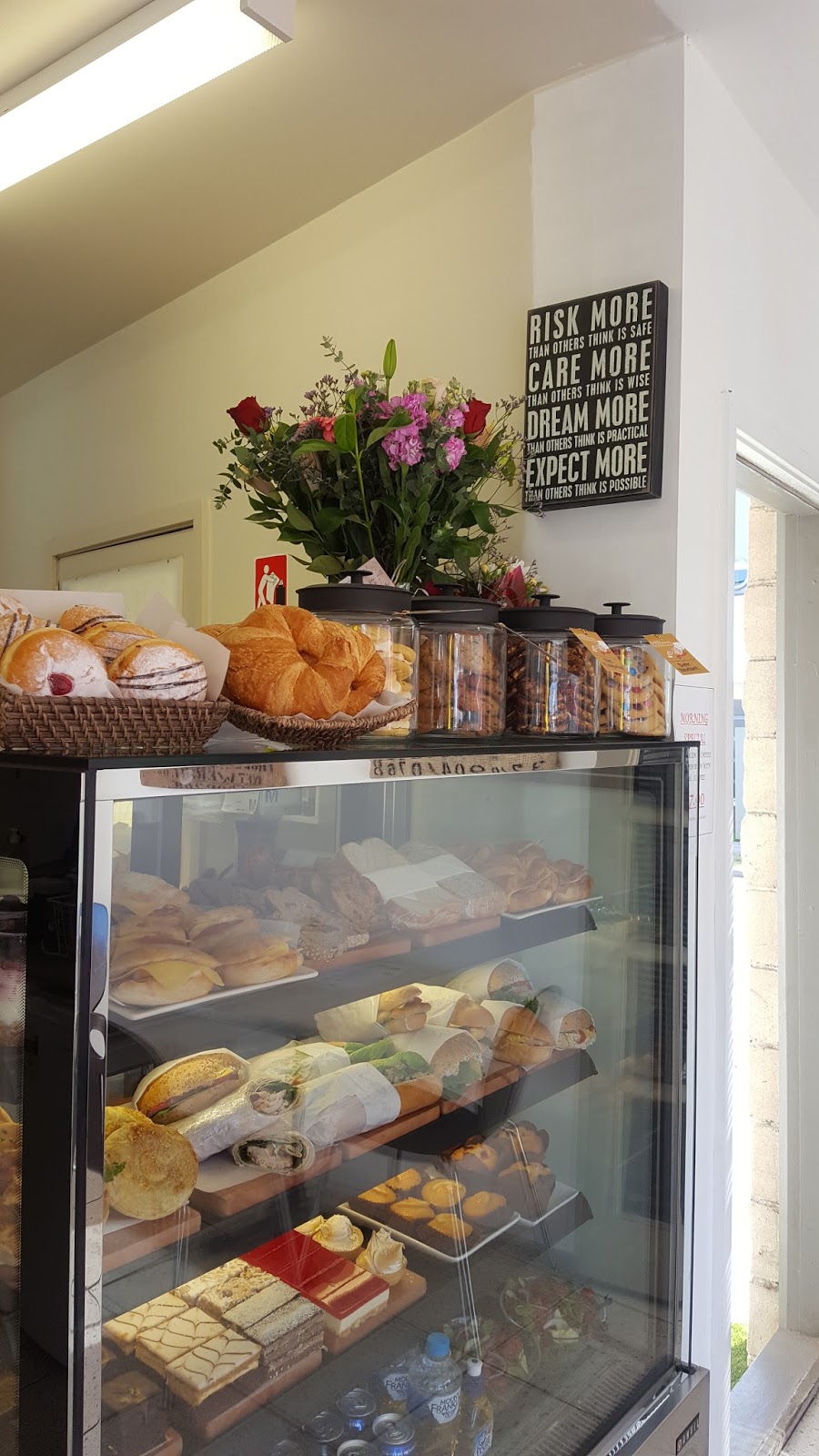 Cafe 4ft 11 | 1/483 Nepean Hwy, Chelsea VIC 3196, Australia | Phone: (03) 9772 2350