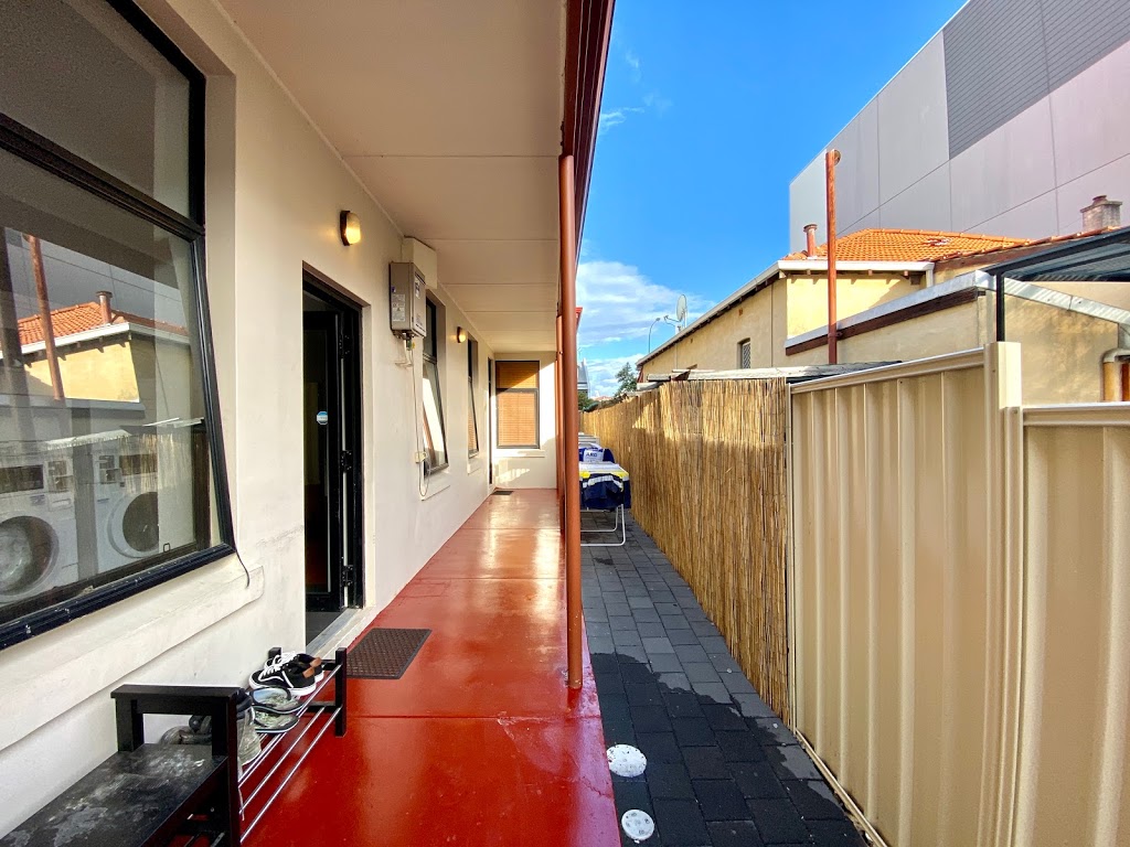 Downtown Backpackers Hostel | lodging | 57/59 Bennett St, East Perth WA 6004, Australia | 0423211383 OR +61 423 211 383