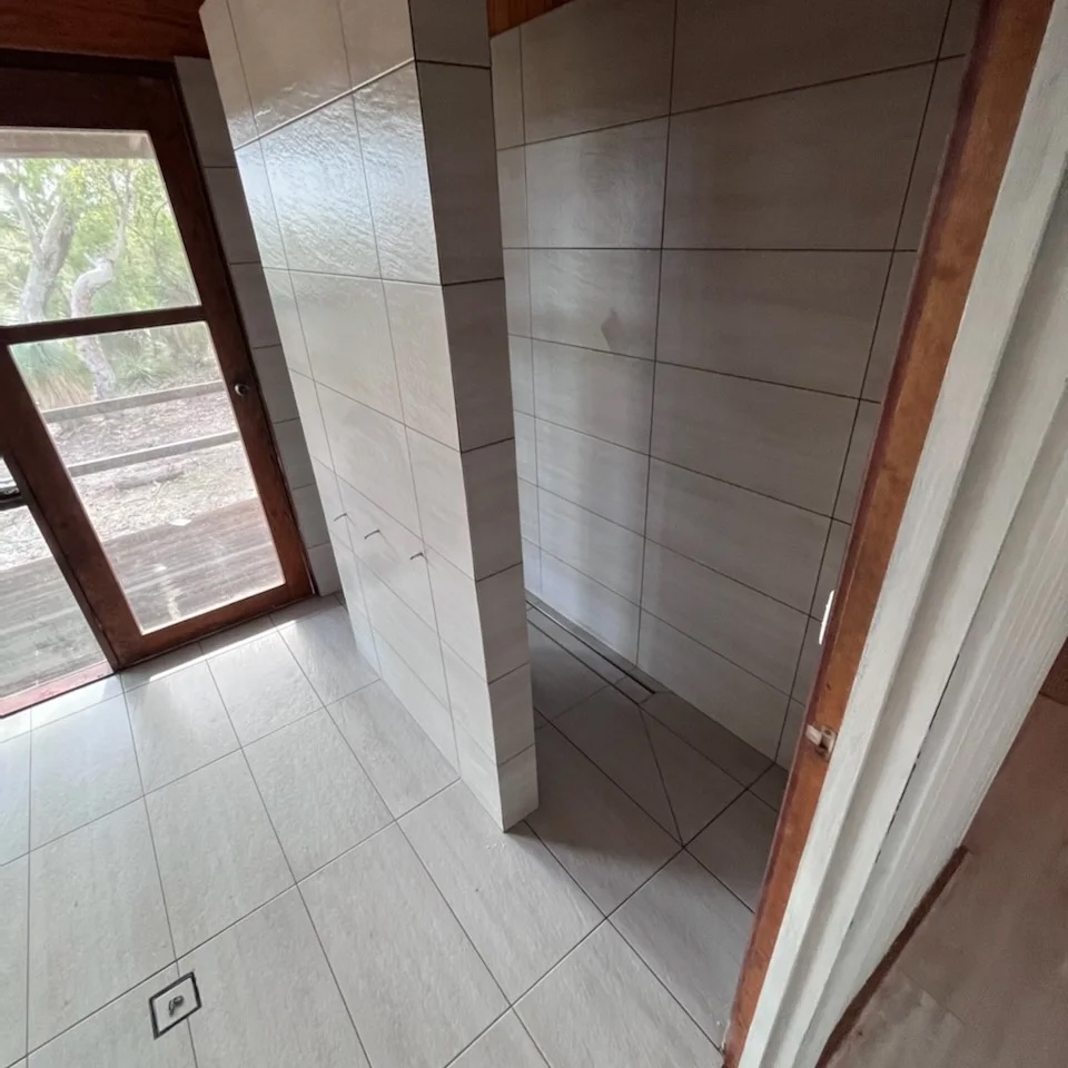 Ross Tiling | general contractor | Harbeck Dr, Kealy WA 6280, Australia | 0488160651 OR +61 488 160 651