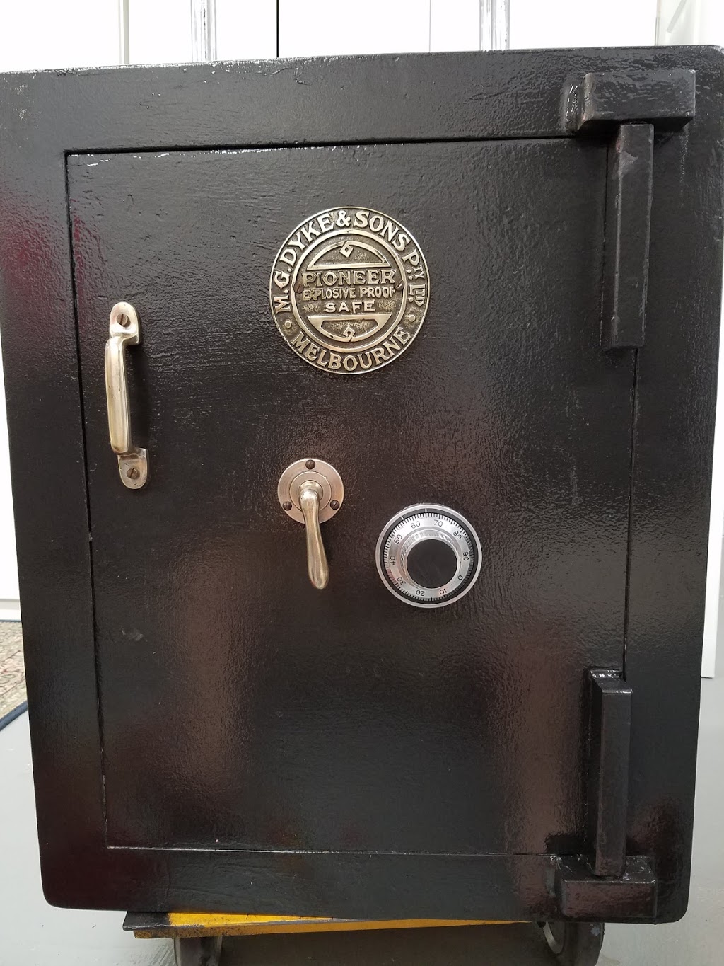 Complete Safe Delivery and Installations | 57 Alkira Ave, Norlane VIC 3214, Australia | Phone: (03) 9944 0824