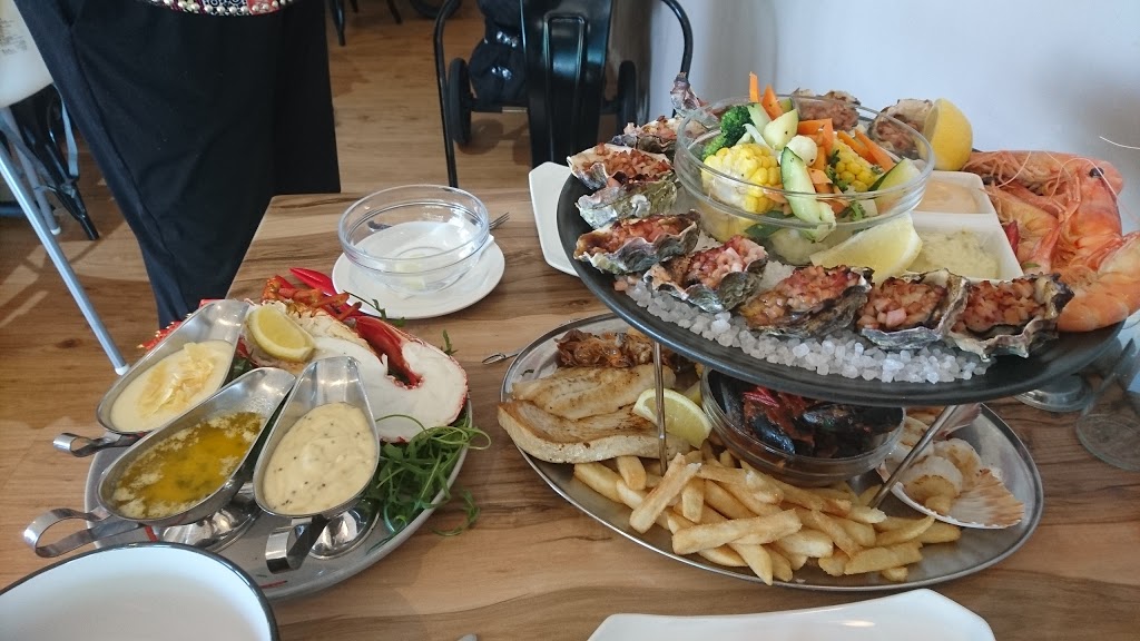 Wings and Fins - Seafood Restaurant, Bar & Bistro | 3260 S Gippsland Hwy, Tooradin VIC 3980, Australia | Phone: (03) 5998 3600
