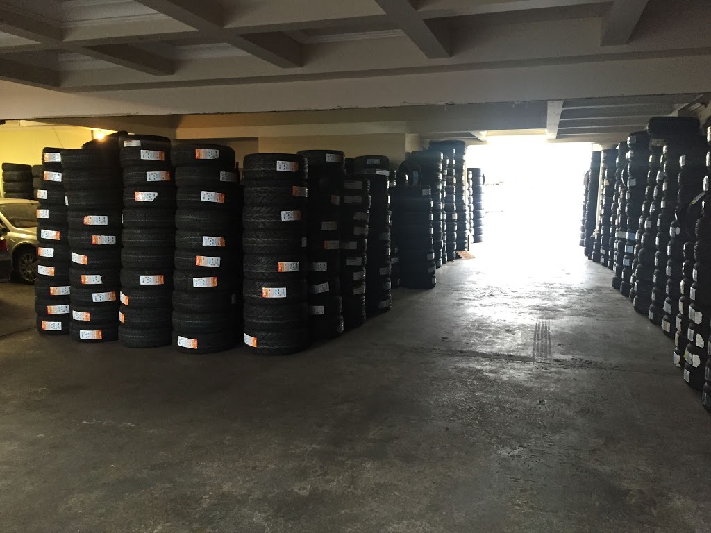 Soroush Tyres | 212 McIntyre Rd, Sunshine North VIC 3020, Australia | Phone: (03) 9995 1566
