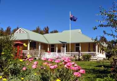 Batemans Bay Heritage Museum | museum | 3 Museum Pl, Batemans Bay NSW 2536, Australia | 0244721635 OR +61 2 4472 1635
