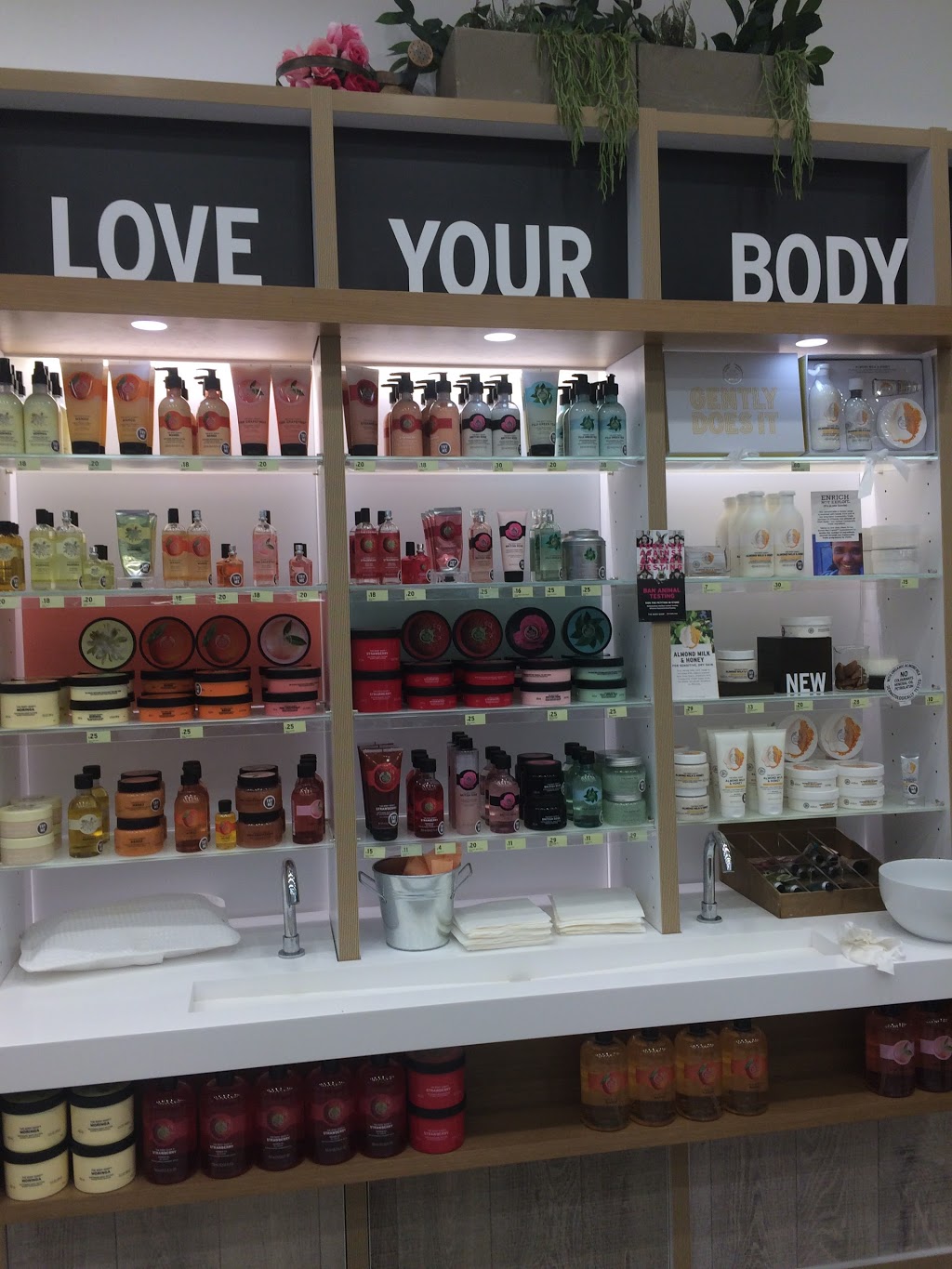 The Body Shop | Cockburn Gateway Shopping Centre, 302/816 Beeliar Dr, Success WA 6164, Australia | Phone: (08) 9499 1422