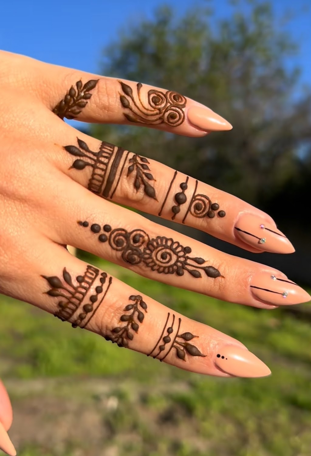 Henna By Dania | Mount Greville Wy, Park Ridge QLD 4125, Australia | Phone: 0401 350 110