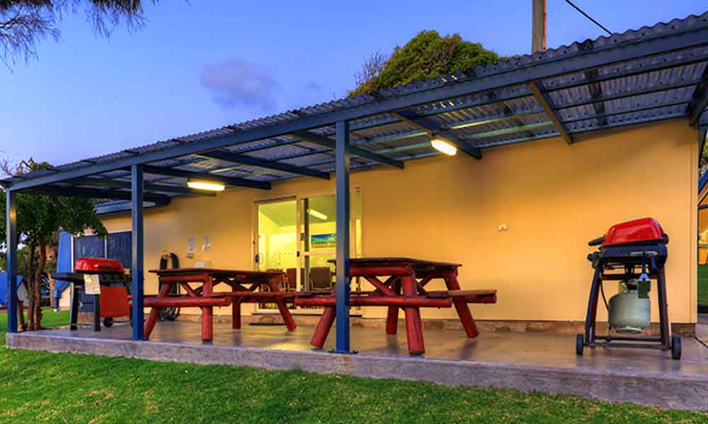 Beach Cabins Merimbula | 47-65 Short Point Rd, Merimbula NSW 2548, Australia | Phone: (02) 6495 1216