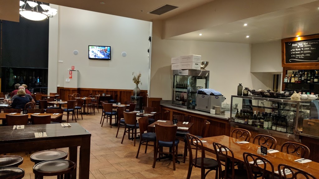 Central Hotel | lodging | 321 Esplanade, Lakes Entrance VIC 3909, Australia | 0351551977 OR +61 3 5155 1977