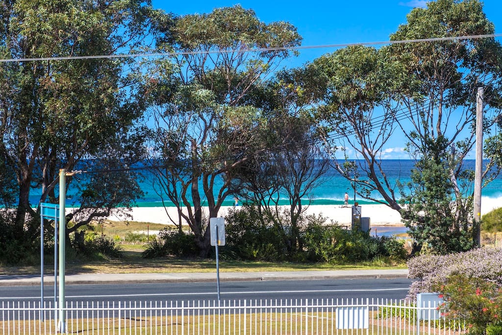 Mollymook Holiday Rental : Number 10 Fathoms | 10/1A Mitchell Parade, Mollymook Beach NSW 2539, Australia | Phone: (02) 4455 6988