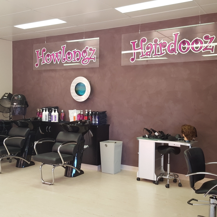 Howlongz Hairdooz | 45 Hawkins St, Howlong NSW 2643, Australia | Phone: (02) 6026 8898