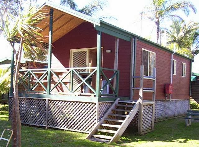 A Paradise Park Cabins | Tuggerah Parade & Pacific St, Long Jetty NSW 2261, Australia | Phone: (02) 4334 5555
