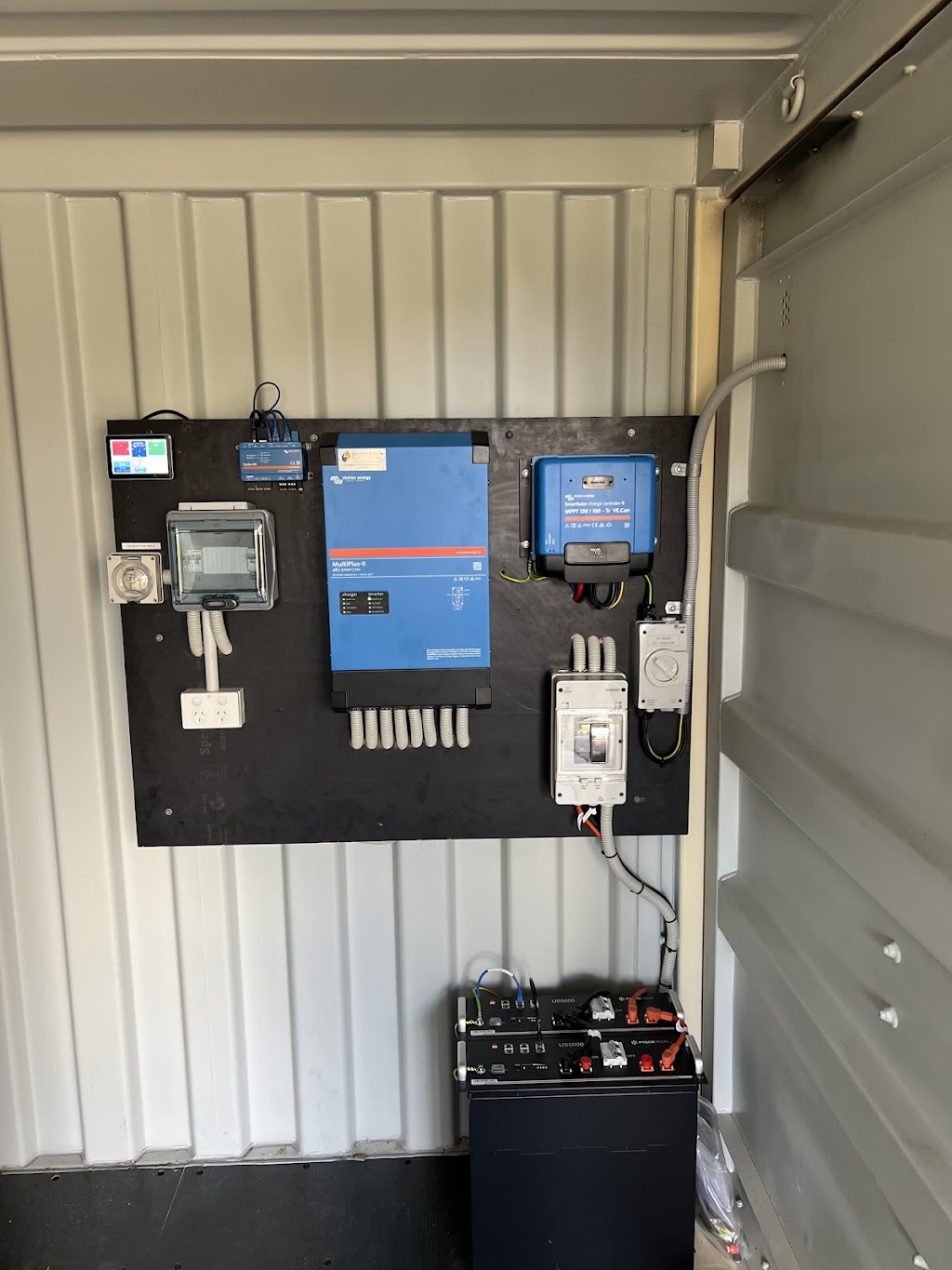 Earth and Sun Electrical | 63 Alcorn St, Suffolk Park NSW 2481, Australia | Phone: 0402 113 231