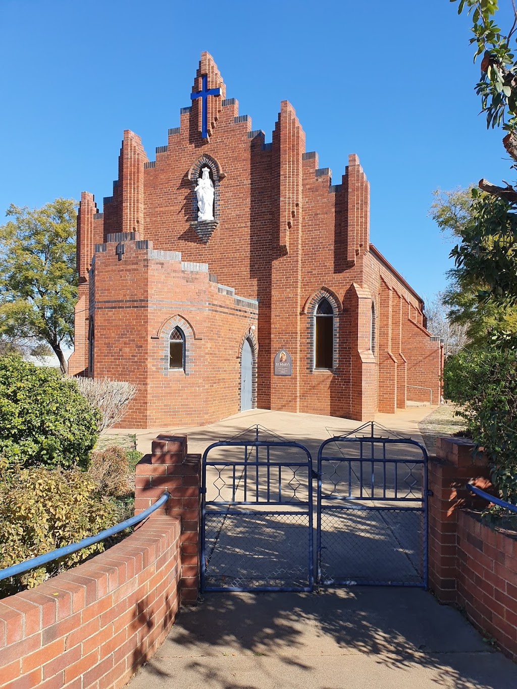 St Marys Catholic Church | 12-16 Bligh St, North Tamworth NSW 2340, Australia