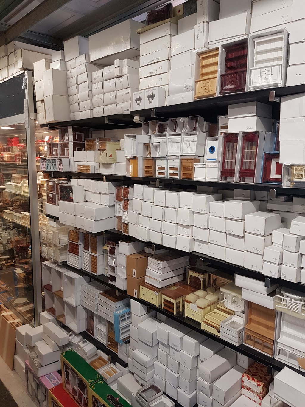 Victorian Dollhouses and Miniatures | store | 26 Fred Ln Cres, Gordon ACT 2906, Australia | 0402605671 OR +61 402 605 671
