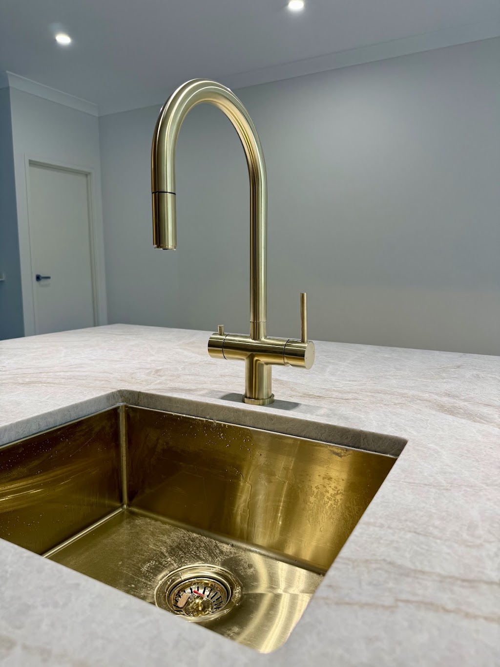 Allday Plumbing & Gas Co | 225 Nineteenth Ave, Elanora QLD 4221, Australia | Phone: 0493 369 956