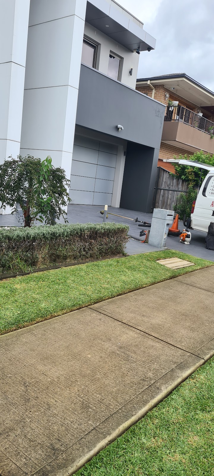 A1 Lawncraft & Cleaning Services | 13 Jeremy Way, Cecil Hills NSW 2171, Australia | Phone: 0439 264 601