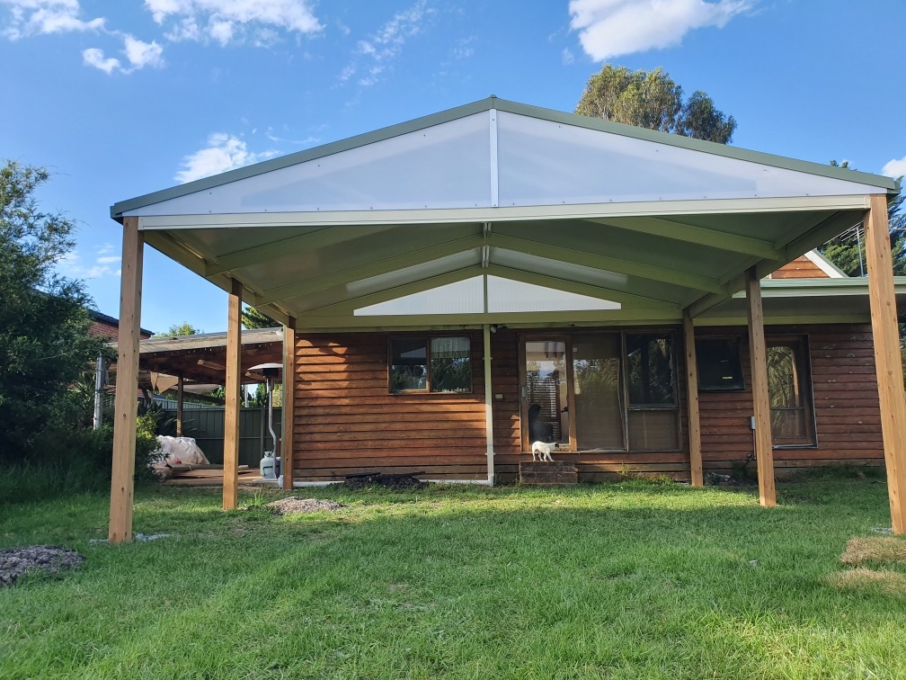 Premium Patios Vic | Mannikins Way, Williams Landing VIC 3027, Australia | Phone: 0411 418 598