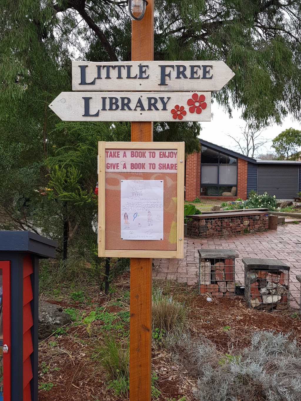 Little Free Library | park | 78 St Leonards Rd, Ascot Vale VIC 3032, Australia