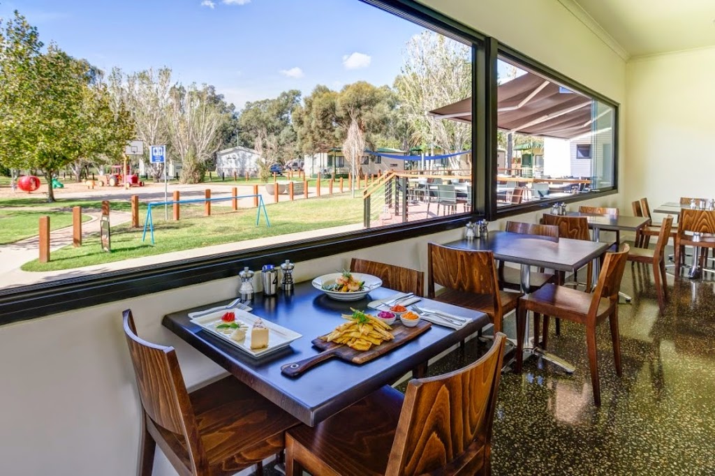 Riverside Park Cafe | cafe | 1 Monash Dr, Swan Hill VIC 3585, Australia | 0350321208 OR +61 3 5032 1208