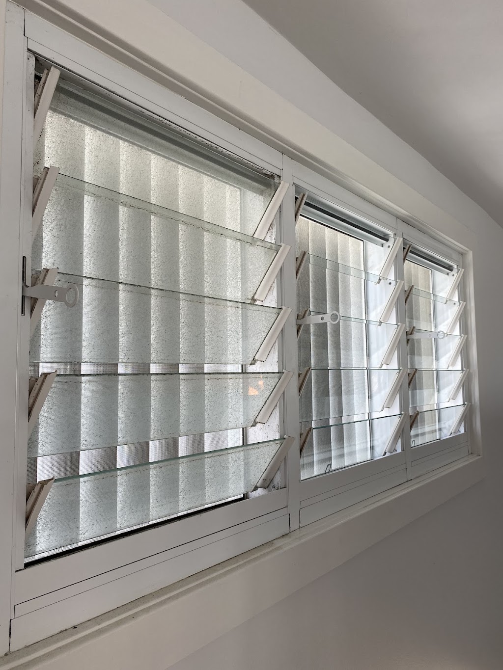Focus window cleaning | Middleton Dr, Middleton Grange NSW 2171, Australia | Phone: 0438 576 655