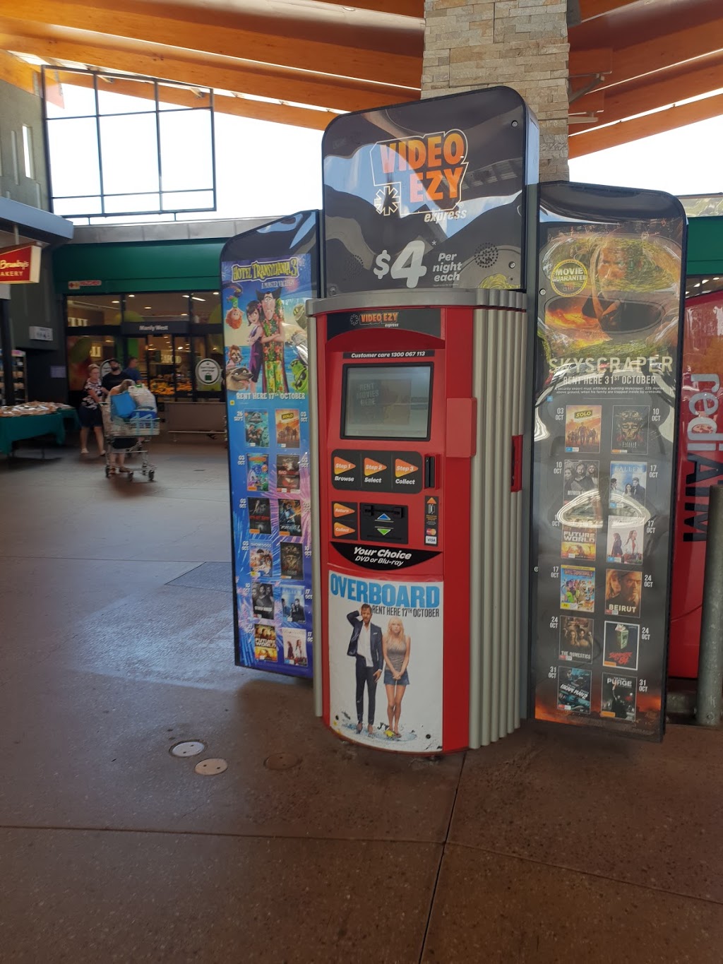 Blockbuster Kiosk Manly | movie rental | 11 Burnett St, Manly QLD 4179, Australia | 1300308747 OR +61 1300 308 747