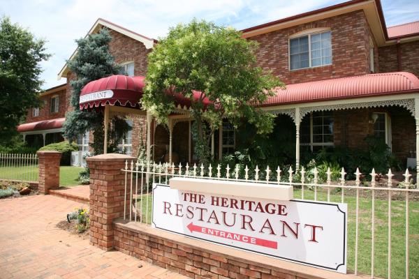 Australian Heritage Motor Inn | lodging | 216 Brisbane St, Dubbo NSW 2830, Australia | 0268841188 OR +61 2 6884 1188