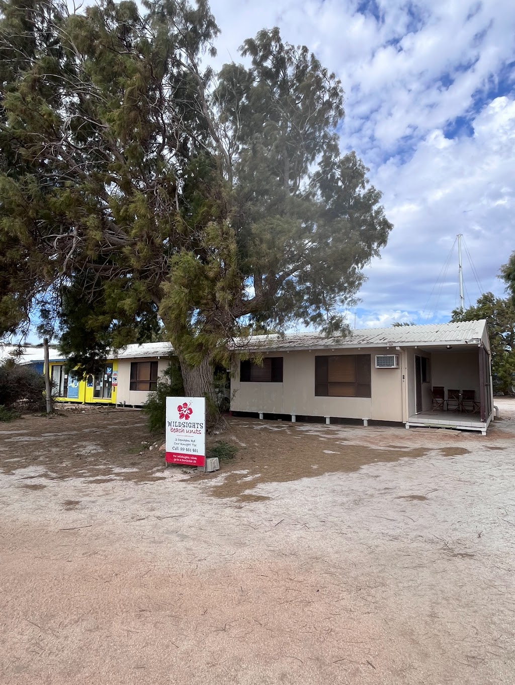 Wildsights Beach Shack | 2 Denham Rd, Denham WA 6537, Australia | Phone: (08) 9948 1481