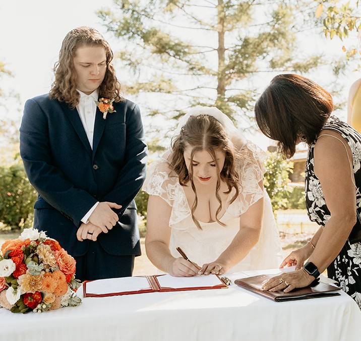 Debbie Payne, Celebrant | Valley View Ct, Samsonvale QLD 4520, Australia | Phone: 0408 010 317