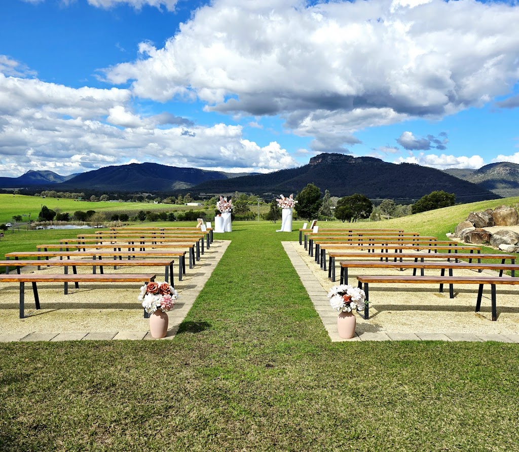 Divine Designs Wedding & Events | 7 Riverdale Cl, Rutherford NSW 2320, Australia | Phone: 0412 417 239