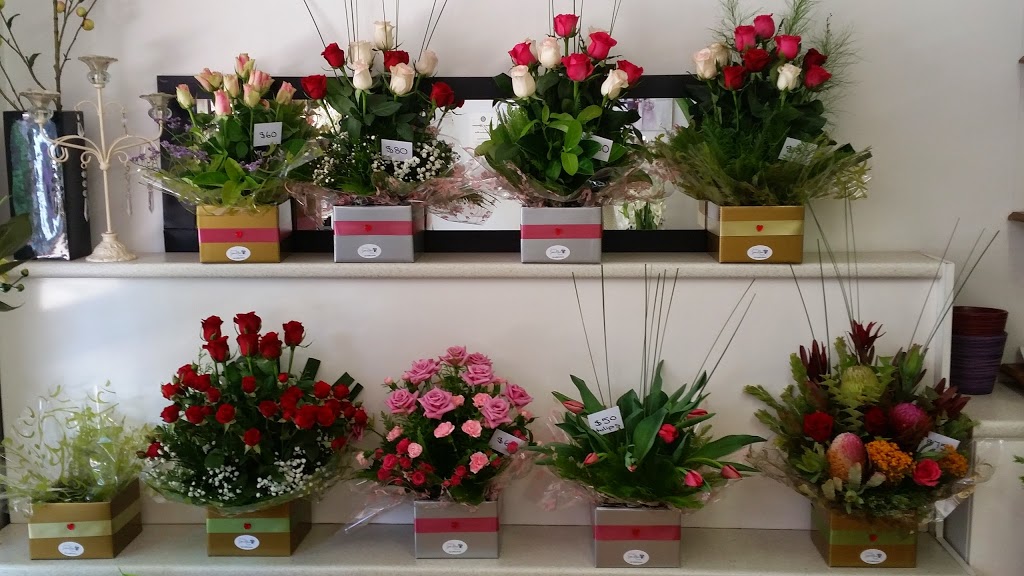 Sea Rose Florist | florist | Shop 4/15-17 Forresters Beach Rd, Forresters Beach NSW 2260, Australia | 0243856444 OR +61 2 4385 6444