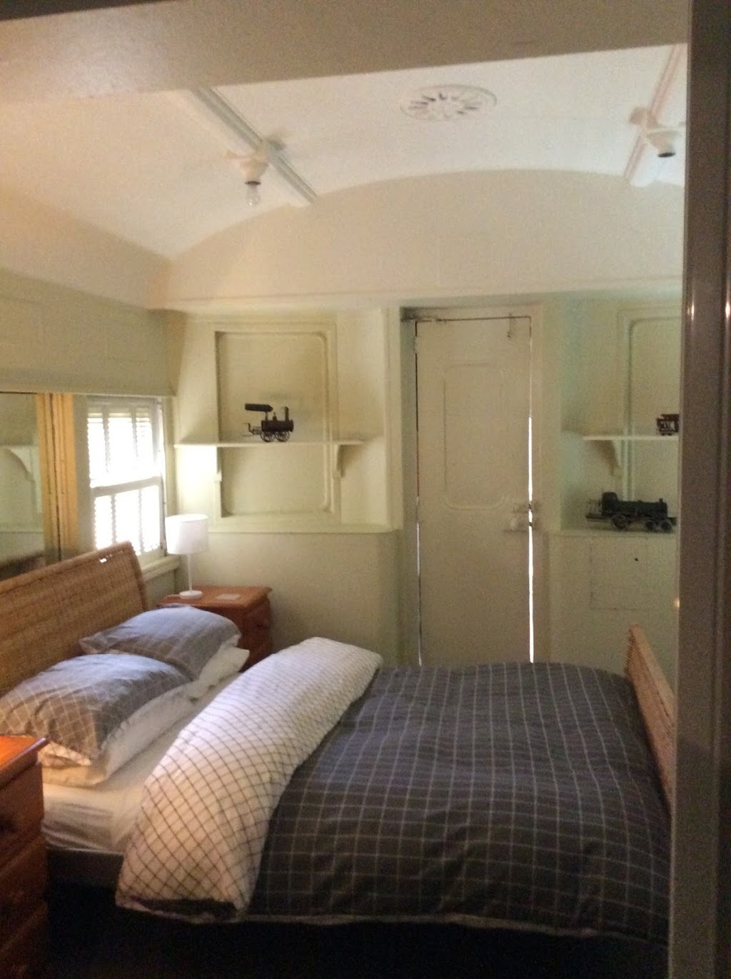 Junee Rail Stay BnB | lodging | 39 William St, Junee NSW 2663, Australia | 0424143023 OR +61 419 957 727