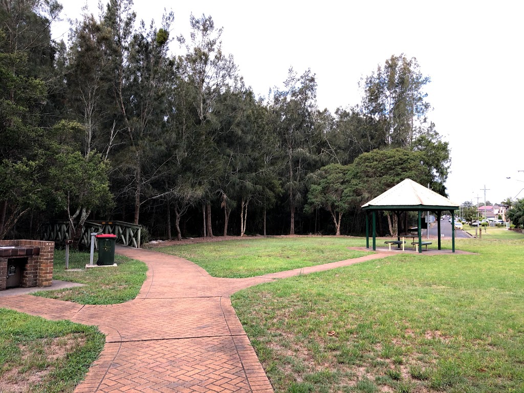 Lillian Road Reserve, Riverwood | park | 50 Lillian Rd, Riverwood NSW 2210, Australia | 0293306400 OR +61 2 9330 6400